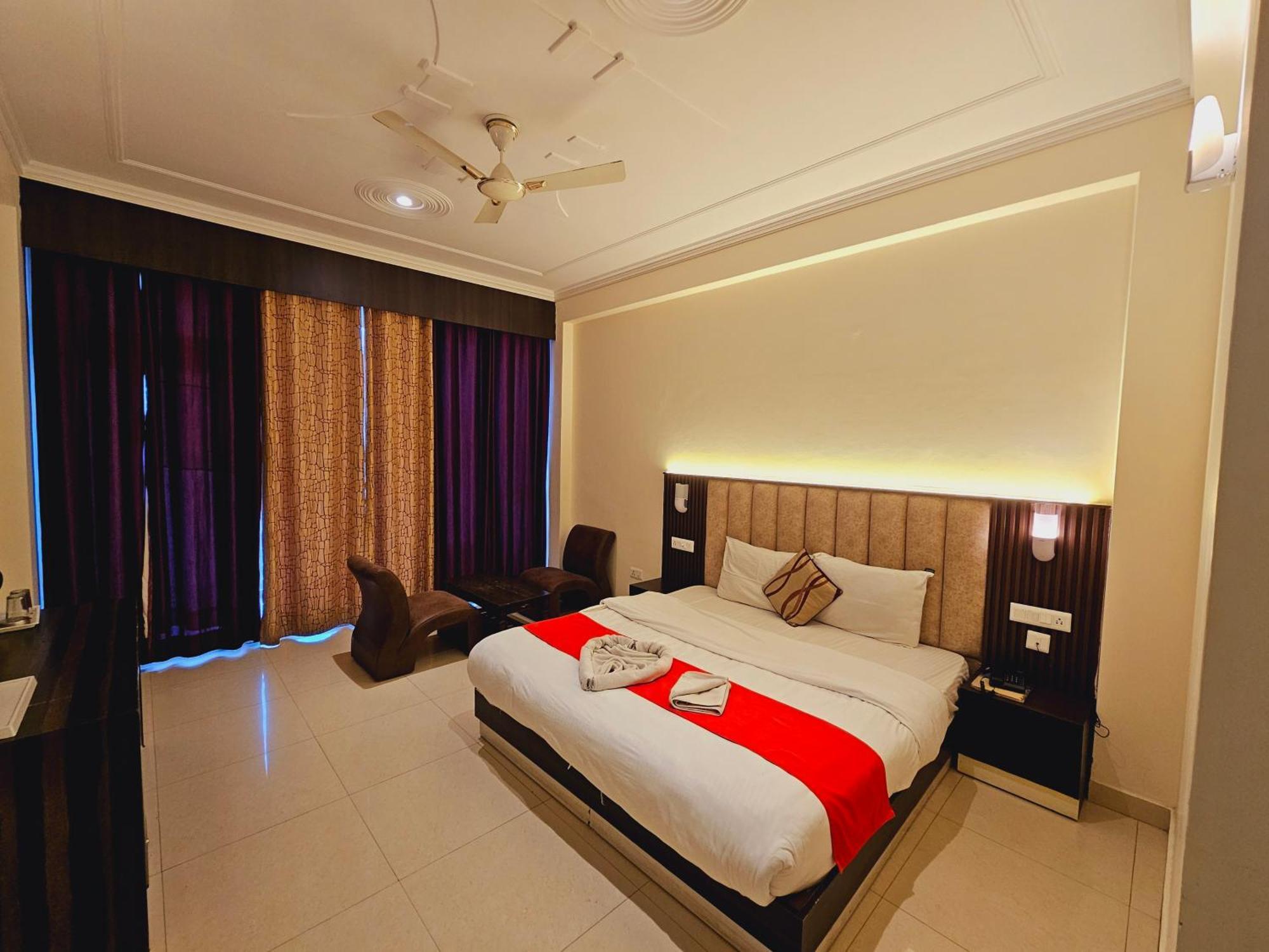 Hotel Kasauli View !! Balcony Rooms ! Terrace ! Restaurant ! Main Highway ! Garden !! Esterno foto