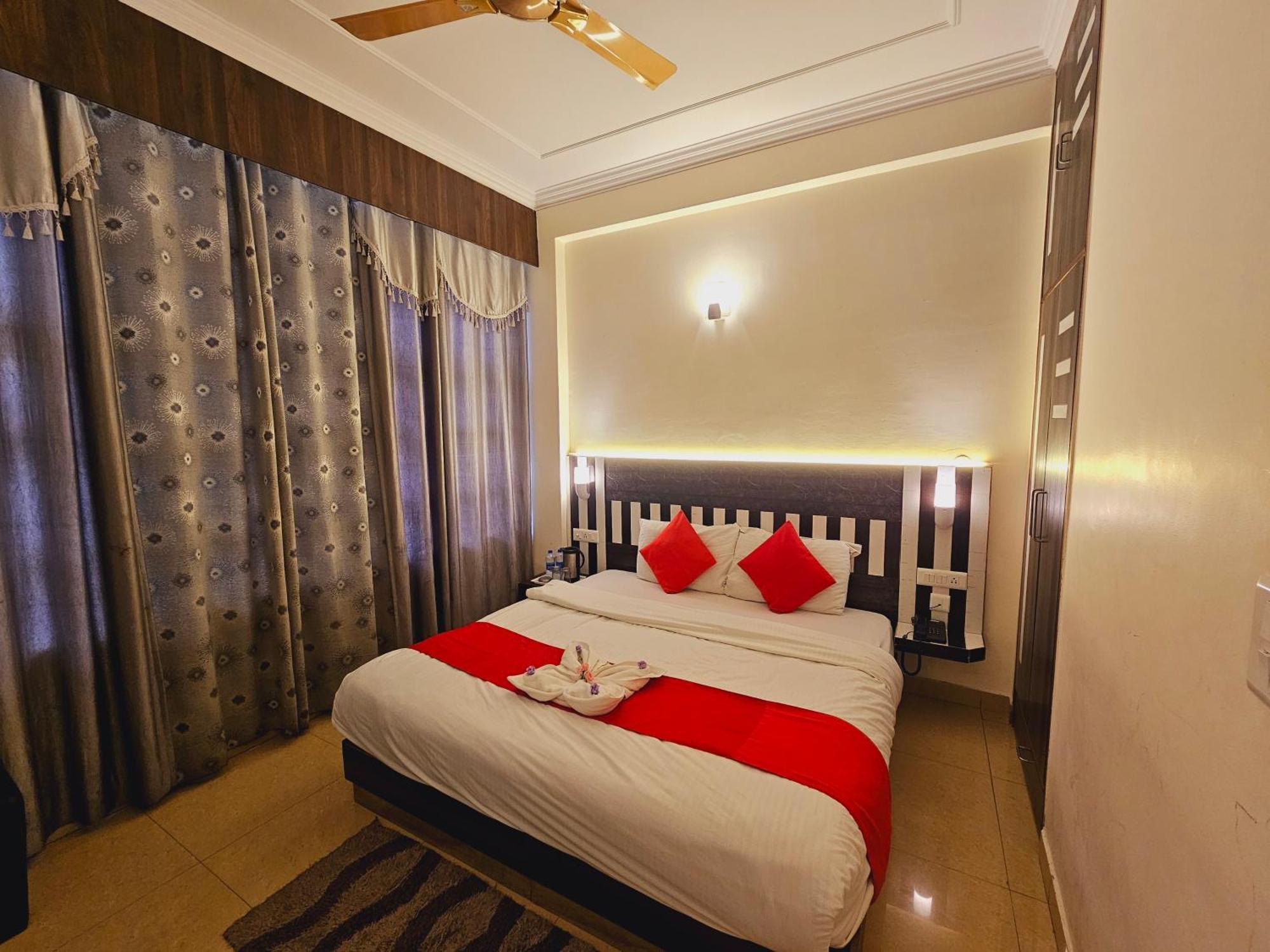 Hotel Kasauli View !! Balcony Rooms ! Terrace ! Restaurant ! Main Highway ! Garden !! Esterno foto