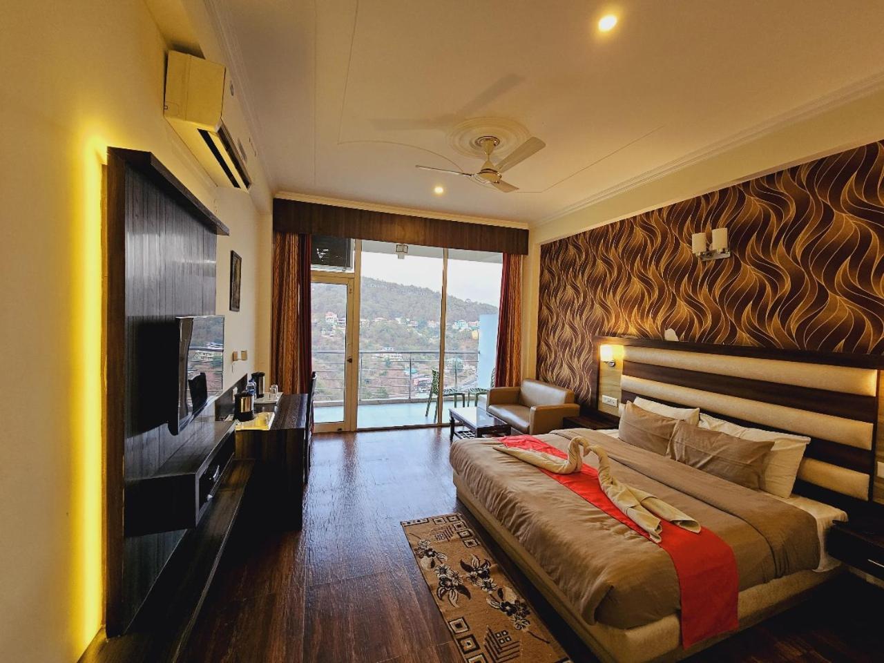 Hotel Kasauli View !! Balcony Rooms ! Terrace ! Restaurant ! Main Highway ! Garden !! Esterno foto